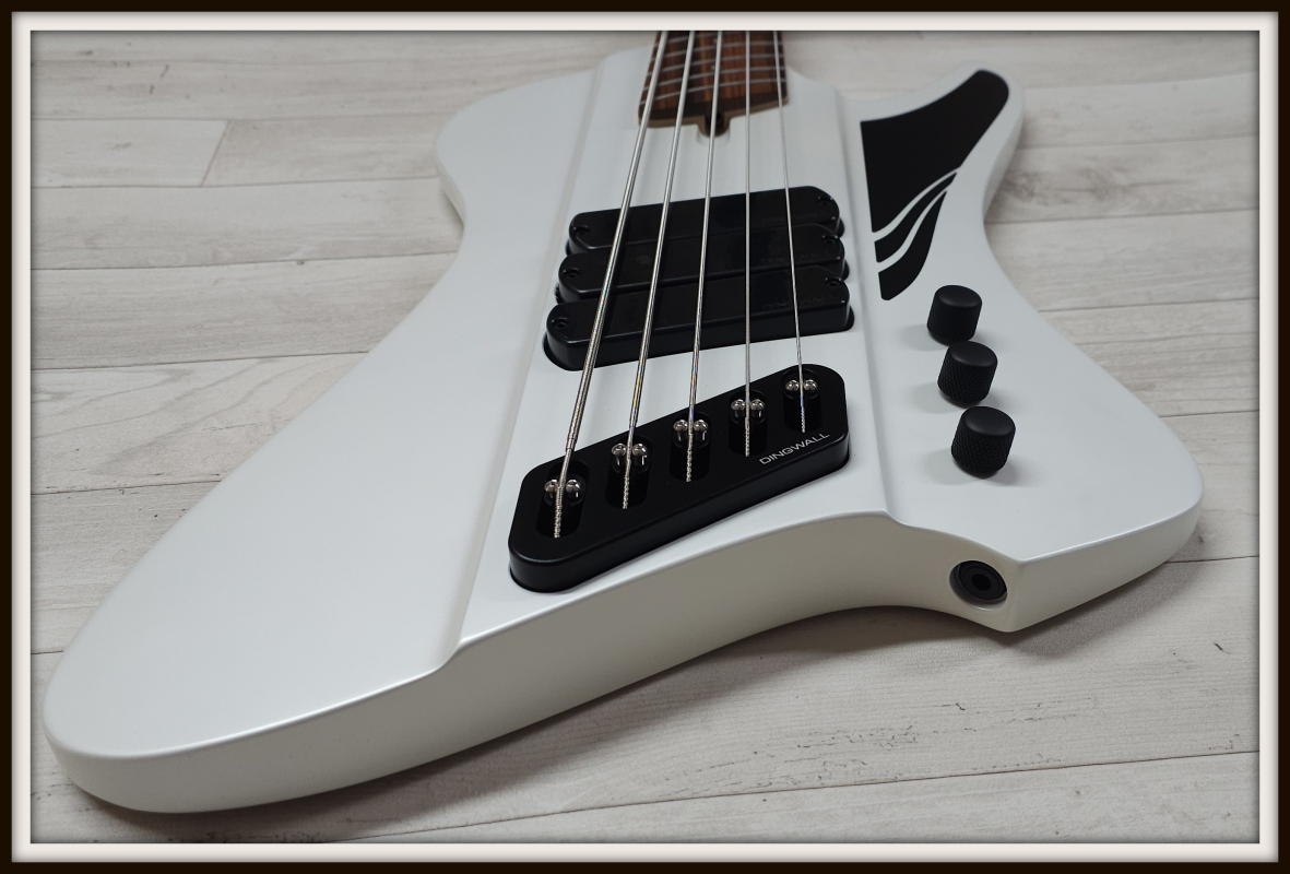 Dingwall D-Roc Standard 5 PF, Ducati White